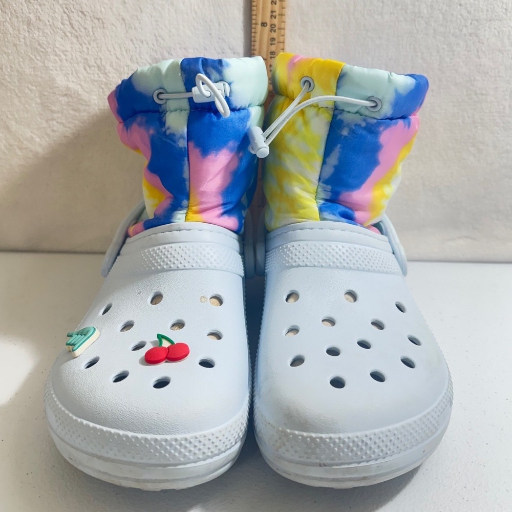 Crocs Classic Line Neo Puff Snow Boots‎ Multicolor Tie Dye Faux Fur Lined M6W8